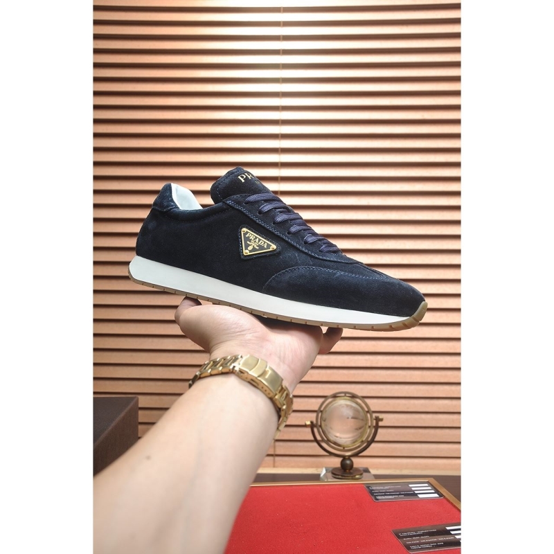 Pra*a casual shoes